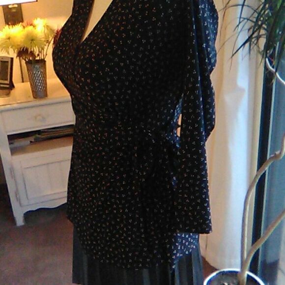 Anne Klein Black and White Wrap Top - Picture 3 of 10